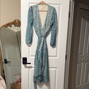 Elegant Blue Patterned Wrap Dress